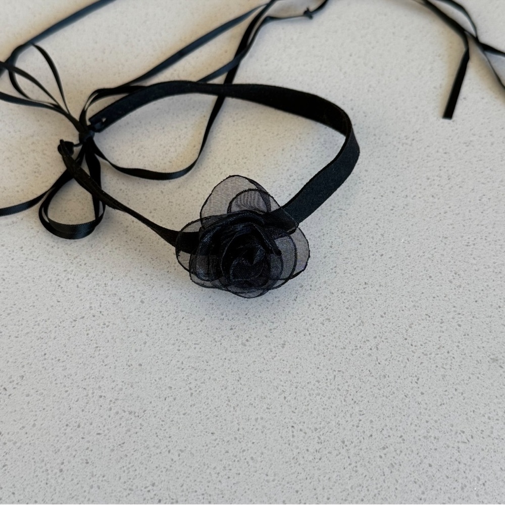 Gemini Jewels Black Rose Choker - Picture 5 of 5